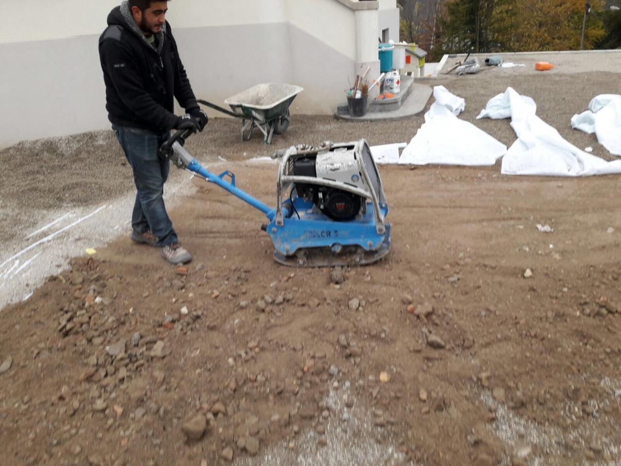 Terrassement avant pose de pavés